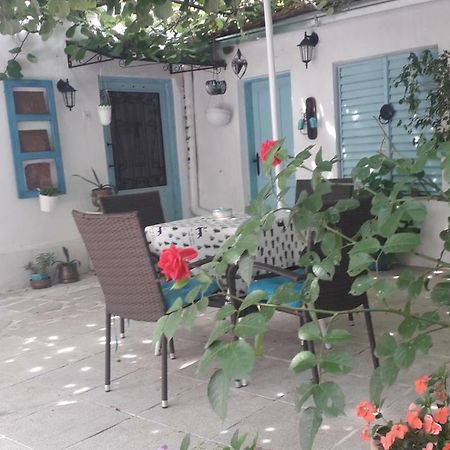 Apartment With Garden Hanja โมสตาร์ ภายนอก รูปภาพ