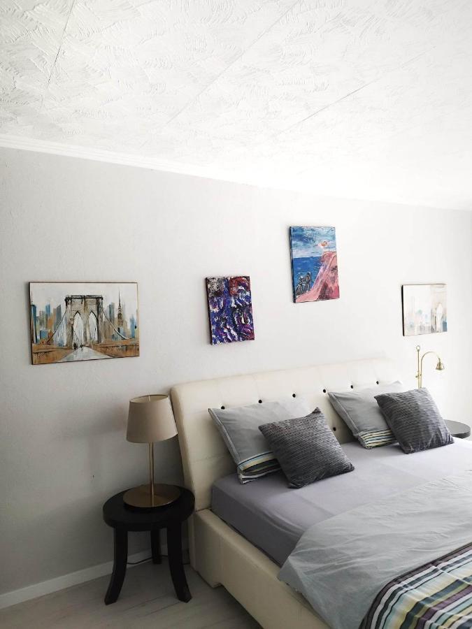 Apartment With Garden Hanja โมสตาร์ ภายนอก รูปภาพ
