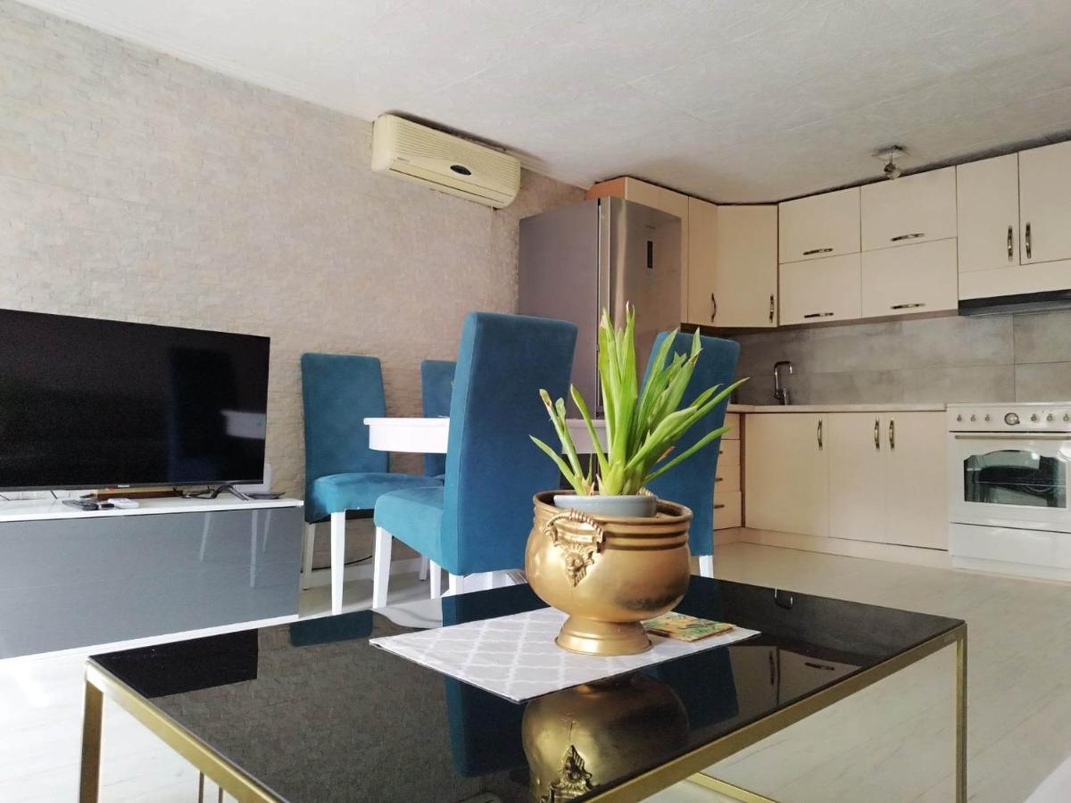 Apartment With Garden Hanja โมสตาร์ ภายนอก รูปภาพ