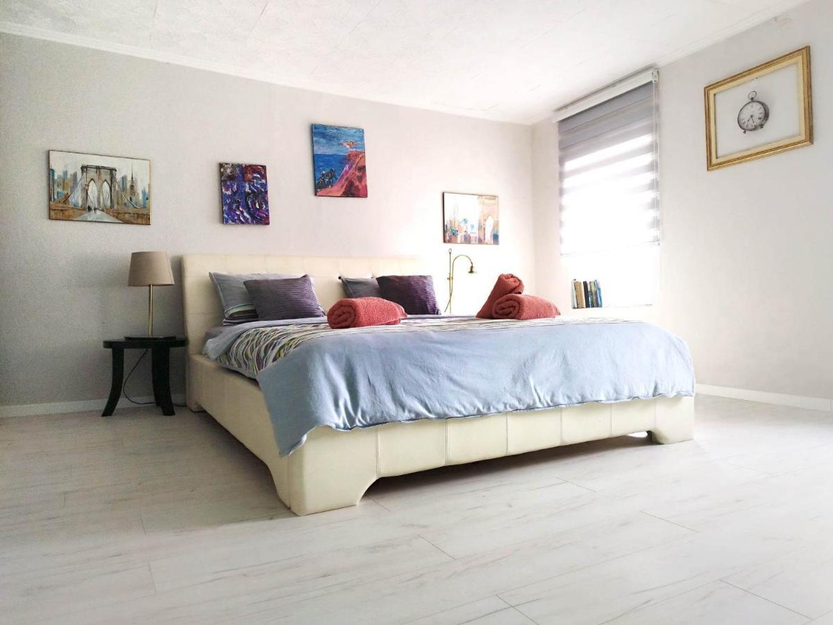 Apartment With Garden Hanja โมสตาร์ ภายนอก รูปภาพ