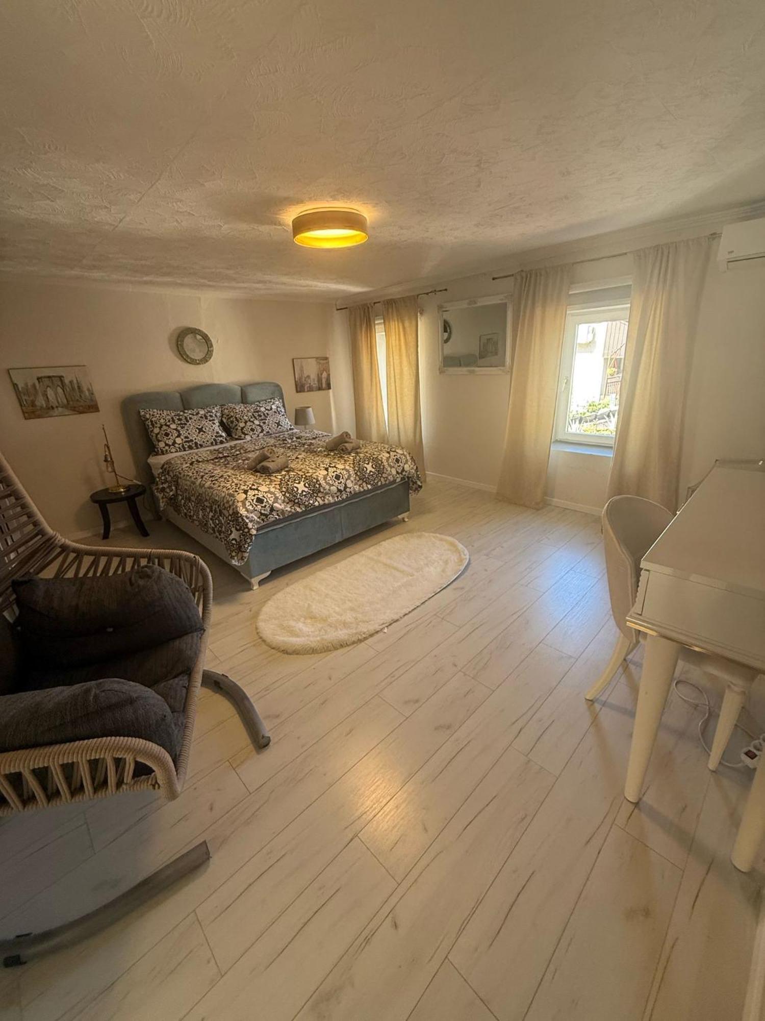 Apartment With Garden Hanja โมสตาร์ ห้อง รูปภาพ